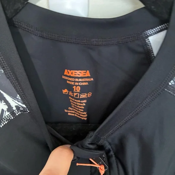 Axesea UPF 50+ Coverage Modest Black One-Piece Swimsuit Short Sleeve Size 10 NWT - Picture 4 of 8